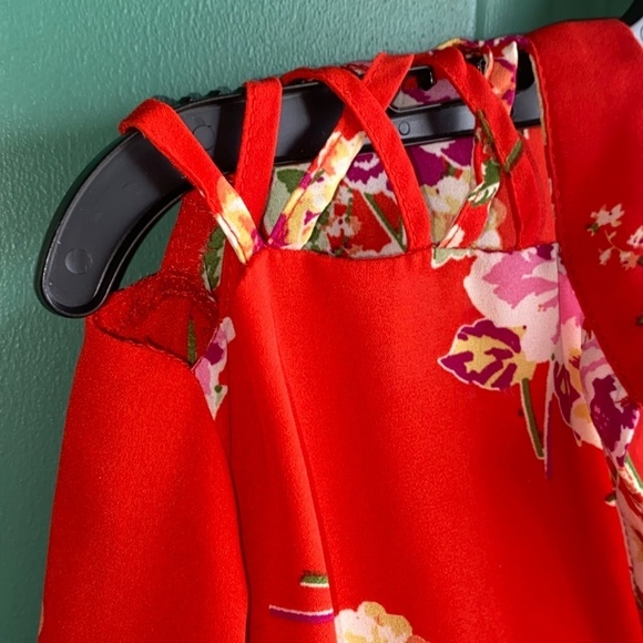 Rue 21 size large red floral top excellent condition - Picture 7 of 8